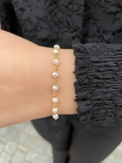Izabel Camille smykker Izabel Camille Miss Pearl armbånd A3112GSWHITE | Armbånd | Forgyldte Sølvsmykker