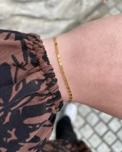 Jane Kønig smykker Jane Kønig Envision S armbånd ESCB01SS2100-G | Armbånd | Forgyldte Sølvsmykker