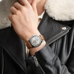 Longines Conquest Heritage 40mm L1.650.4.72.2 | Herreure Med Rem | Herreure I Stål