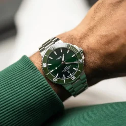 Oris ure Oris Aquis Date 43,5mm 733 7789 4157MB | Herreure Med Lænke | Herreure I Stål